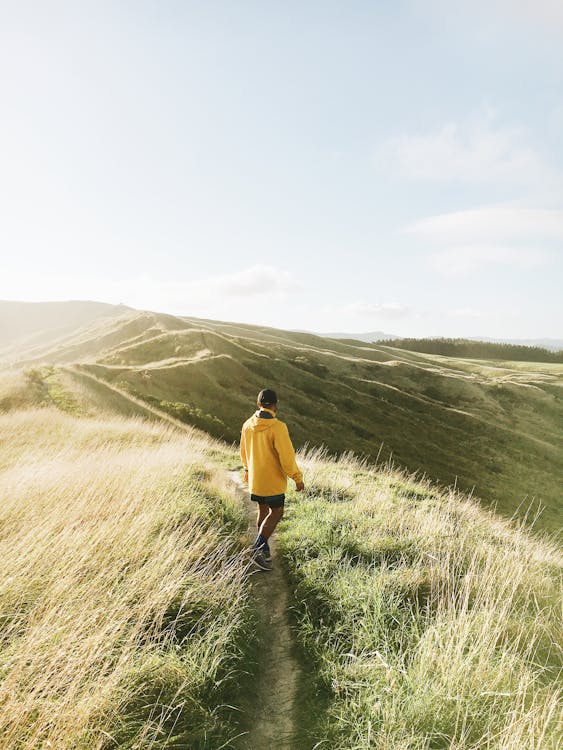 I Am Alone: The Ultimate Solo Trekking Guide